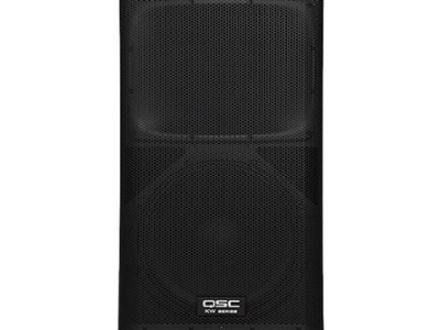 QSC KW152大功率有源扬声器小巧轻便的黑色木质箱体适用于演出会议